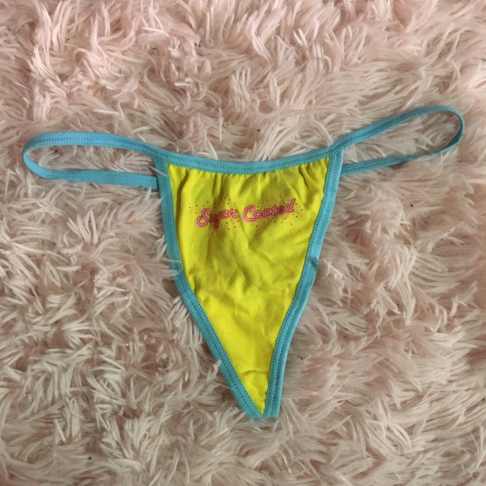 Early 2000s pink blue & yellow Rampage thong “sugar cookies” thong 💙